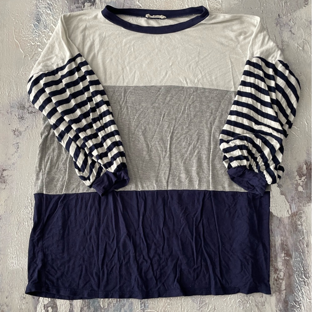 Color block top - Picture 2 of 4